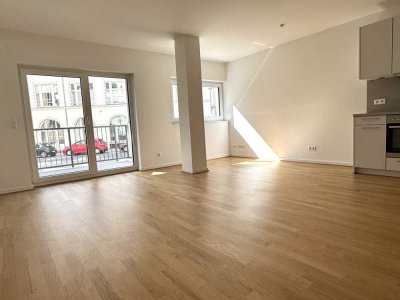 Zentral gelegene 2-Raum-Wohnung mit Einbauküche und Duschbad