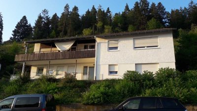 Modernisiertes Zweifamilienhaus in toller Aussichtslage von Rottweil-Göllsdorf
