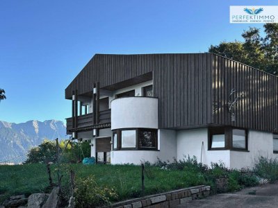 Traumhaus mit wunderbarer Terrasse und riesigem Garten in Aussichtslage