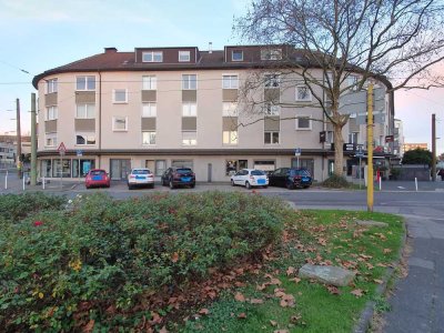 Helle, zentral gelegene 3,5 Zimmer Wohnung, Garage und Balkon, Essen Holsterhausen, 82 m²