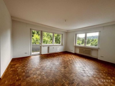 Attraktive 4 Zimmer-Mietwohnung in Bad Liebenzell mit Balkon, Gartenanteil und Garage