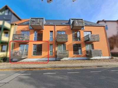 50 m bis zur Müritz! – wertig ausgestattete 2-Raumwohnung mit Südbalkon und Carportstellplatz im Inn