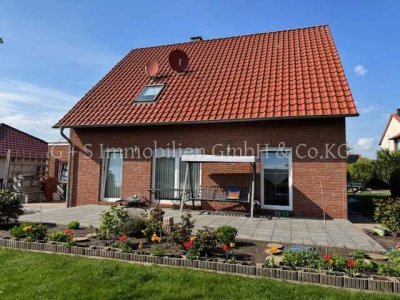 Sehr gepflegtes Architektenhaus
mit Garage in ruhiger Lage.