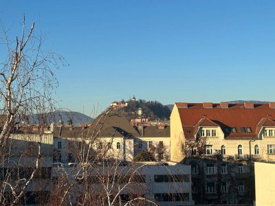 ERSTBEZUG- ALTBAUETAGE mit SCHLOSSBERGBLICK, 2.OG mit LIFT !!! Bestlage nähe Augartenpark, Murpromenade und Innenstadt, **RARITÄT**, 4 Balkone,2 Eingänge, **Förderung**