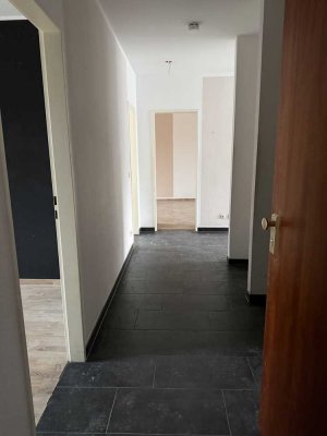 Großzügige 4 Zimmer Wohnung in Steinbüchel zu vermieten