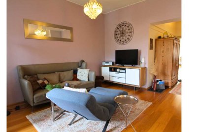 ***Stilvolle 3-Zimmer-Wohnung in historischem Mehrfamilienhaus***
