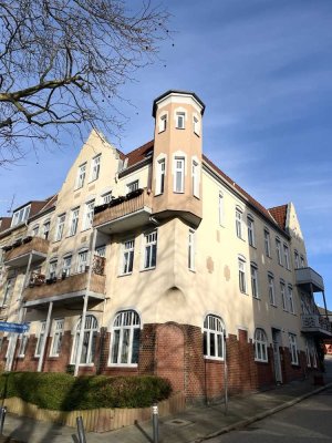 Direkt am Kanal gelegen: 2 Zimmer Wohnung im beliebten Kiel- Holtenau