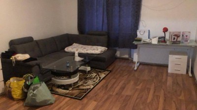 Vollmöblierte 1,5-Zimmer Altbauwohnung mit Aufzug