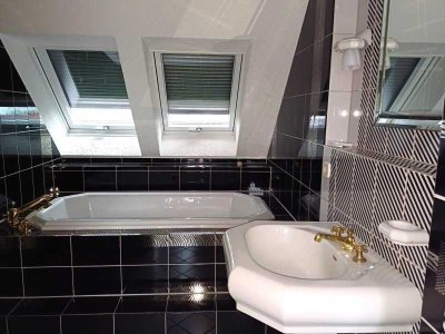 Stilvolle Dachgeschoss-Maisonette mit Weitblick, Kamin und luxuriöser Ausstattung!