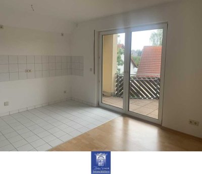 Himmlische und individuelle Dachwohnung mit Balkon - Perfekt für Singles!