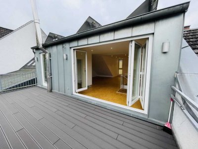 Helle, renovierte Maisonnette WG mit großzügiger Terrasse in bester Lage von Oberkassel