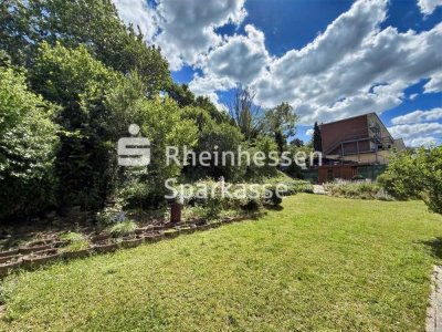 Gepflegte Wohnung mit riesigem Gartenanteil!