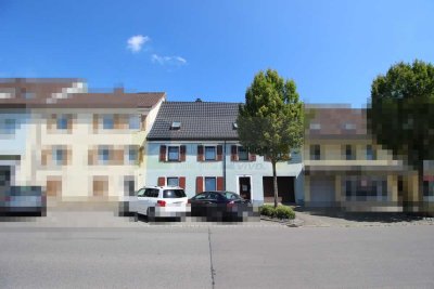 Ansprechendes Stadthaus - zentral und dennoch ruhig wohnen - mit Gartenoase und Garage im Herzen von