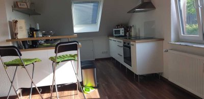 Vollständig renovierte 3-Zimmer-Dachgeschosswohnung mit EBK in Hochspeyer