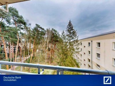 *Helle 4-Zimmer-Etagenwohnung mit Süd-Balkon & großem Gestaltungspotenzial – renovierungsbedürftig*