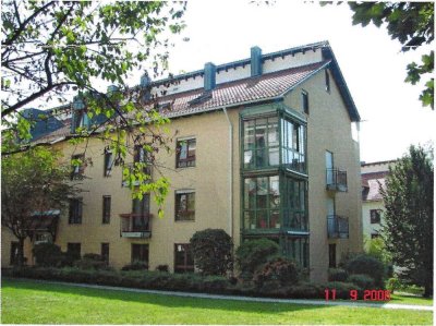 Schöne, ruhige  2-Zimmer Wohnung  mit  Wintergarten