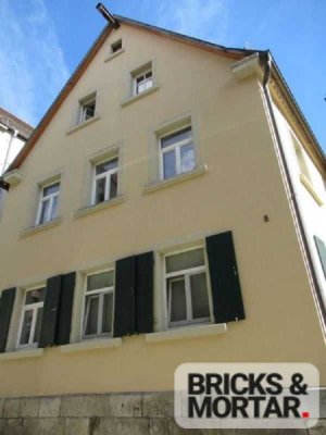Stilvolles Investment im Zentrum des romantischen Rothenburg: Stadthaus mit 11 Ein-Zimmer-Apartments