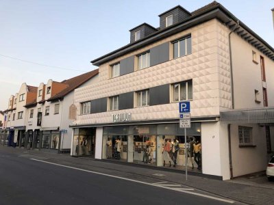 Vollständig renovierte Wohnung in Innenstadtlage mit riesiger Terrasse und Blick über Nidda