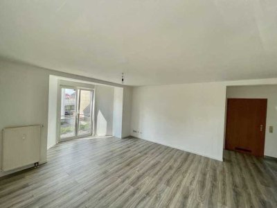 Helle 2-Zimmer-Wohnung mit französischem Balkon & moderner Einbauküche in Mannheim-Luzenberg