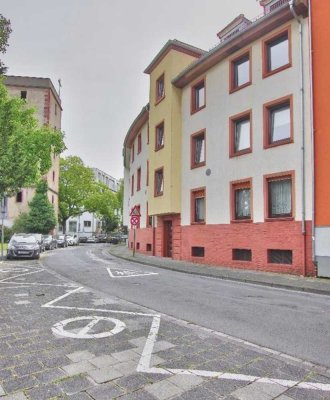 * NEU* renovierte 3-Zimmer-Wohnung | ruhige Lage zwischen Main und HfG