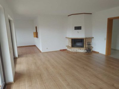 Preiswertes 7-Raum-Einfamilienhaus mit geh. Innenausstattung und EBK