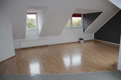 Schöne, helle 4-Zimmer-DG-Wohnung in Erfurt Tiergartensiedlung