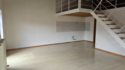 Schöne 2,5-Zimmer-Dachgeschosswohnung mit Galerie in Eichstätt Nähe Uni