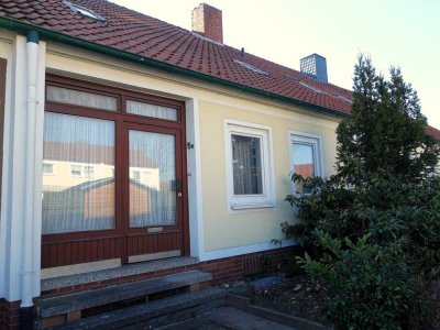 Reihenmittelhaus mit Garage sucht neue Eigentümer - Peine
