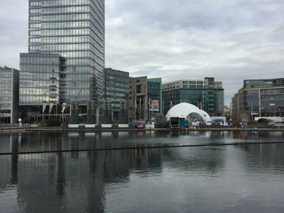 von privat- schöne Wohnung mit bester Aussicht im Kölner Mediapark