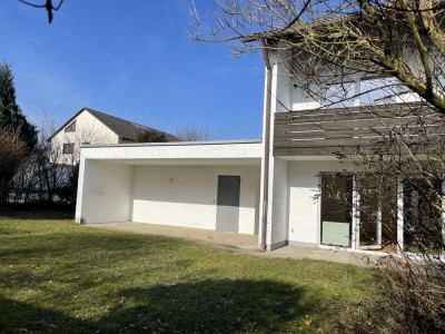 Frisch sanierte Doppelhaushälfte mit Donaublick, Garten, Freisitz & Doppelgarage in Sinzing