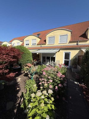Wohnen im Grünen & Sofort einziehen! Modernes  Reihenmittelhaus mit Garten und hochwertiger EBK