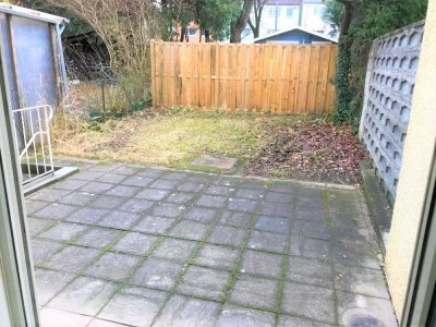 Helle, großzügige 1-Zimmer EG Garten-Wohnung mit Süd-Terrasse und separater Wohnküche mit EBK