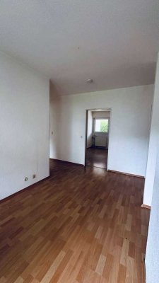 Charmante 4-Zimmer-Wohnung mit Neckarzimmer, Balkon & Stellplatz in idyllischer Lage