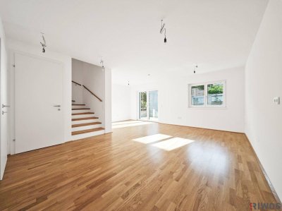Fertiggestellt &amp; bezugsbereit | 5-Zimmer Neubau-Reihenhaus mit ca. 50m² Eigengarten | Hofruhelage | Luftwärmepumpe