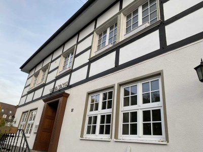 Oberhundem: Liebevoll renovierte 2-ZKB-Dachgeschosswohnung mit Terrasse ab sofort  zu vermieten