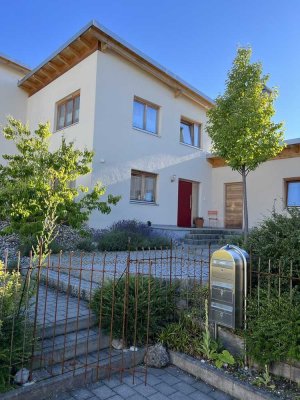 Gut gelegene, offene Maisonette, ruhig, mit Garten und Waldnähe, neue Küche, möbliert