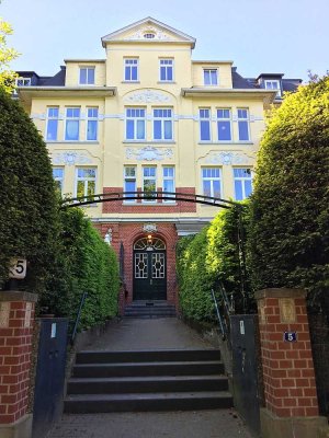 Modernisierte 3-Raum Souterrain-Whg. in prachtvoller Gründerzeitvilla!