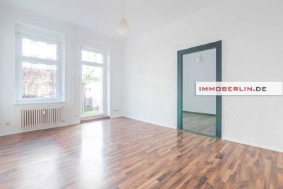 IMMOBERLIN.DE - Helle einzugsfreie Altbauwohnung mit ruhiger Terrasse in beliebter Kiezlage