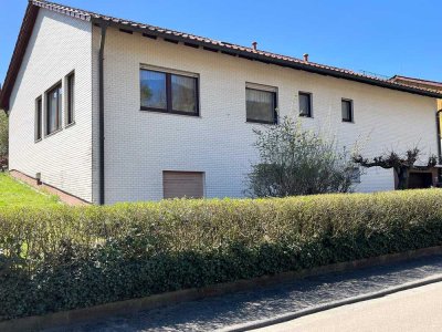 Einfamilienhaus in Bensheim-Hochstädten. Freistehend in unverbaubarer Hanglage