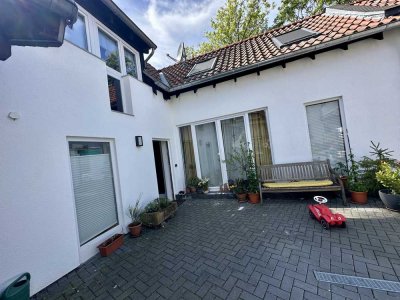 Moderne 3-Zimmer-Wohnung mit Terrasse und Carport in Köln-Dünnwald