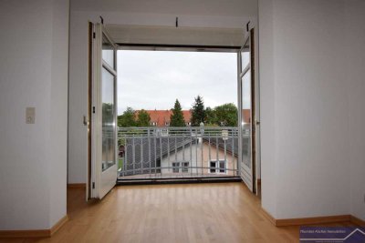 Niederrad: Stilvolle, großräumige 2,5 Zi..-AB-Whg. mit Wohnküche (EBK) und Balkone)EBK