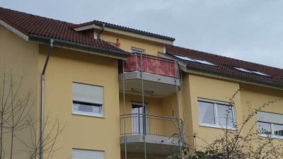 Dachgeschoss-Wohnung (von privat)