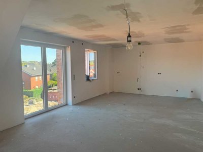 Erstbezug nach Sanierung – 3-Zimmer-Dachgeschosswohnung im KfW-55-Effizienzhaus