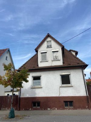 Charmantes älteres freistehendes Haus in Wendlingen mit Garten