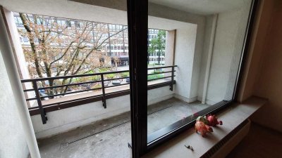 Helle, sanierte 2-Raum-Wohnung zentral und ruhig mit Balkon in M'gladbach-Rheydt