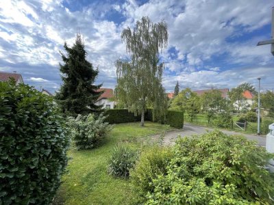 Lichtdurchflutete 2 Zimmer Wohnung mit Stellplatz und Balkon