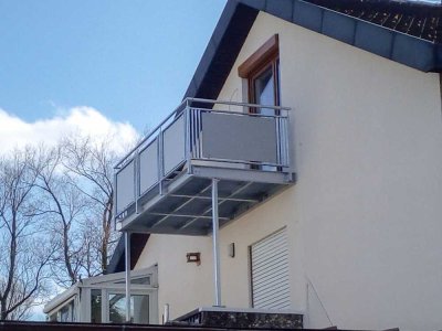 Lichtdurchflutete 2-Zimmerwohnung mit Balkon, ruhige Lage, in Höchstädt an der Donau