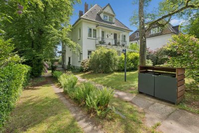 Investment oder Eigennutzung – energetisch saniertes Mehrfamilienhaus in Villenlage Blankenese!