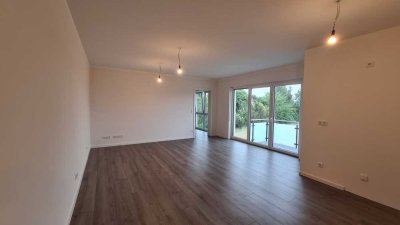 Neuwertige 3-Raum-Wohnung mit eigenem Eingang und Balkon