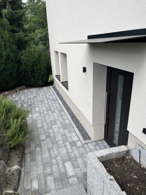 Erstbezug nach Sanierung und Einbauküche: Exklusive 2,5-Raum-EG-Wohnung mit geh. Innenausstattung